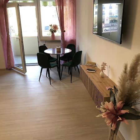 Lilis Apartment Mit Balkon Augusta Esterno foto